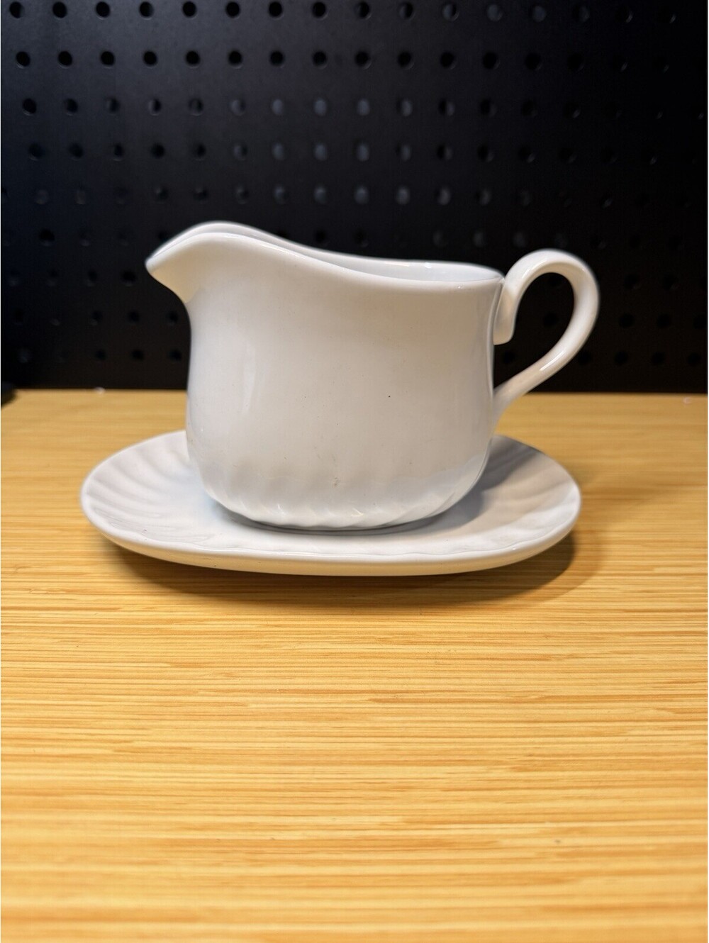 Corning Corelle White Swirl Enhancements Gravy Boat and Under plate VTG